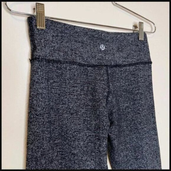 Lululemon Wunder Under Crop (Hi-Rise) 21" Heathered Herringbone Heathered Women' - Picture 5 of 9